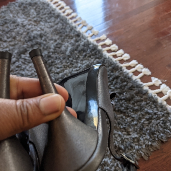 Stuart Weitzman studed sling back - Picture 10 of 10